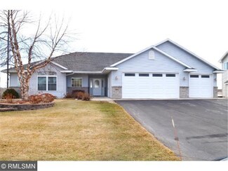 8011 Hunter Lake Dr, Clear Lake, MN 55319