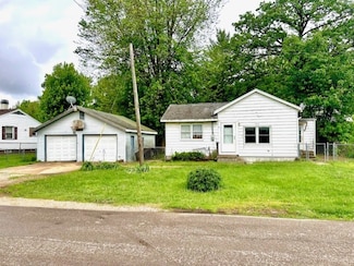 223 Willett Ave, Dixon, IL 61021