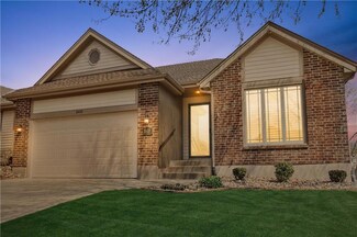 8608 N Chatham Cir, Kansas City, MO 64154