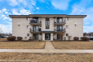 8410 Captons Ln Unit 103, Darien, IL 60561
