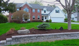 31 Southwood Dr, Slingerlands, NY 12159