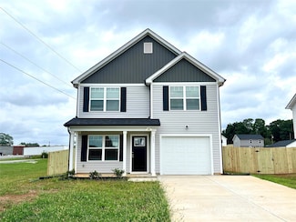 697 3rd St SE, Conover, NC 28613