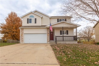 911 W 7th Ave, Kearney, MO 64060