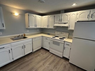 39 Smithwheel Rd Unit 24, Old Orchard Beach, ME 04064