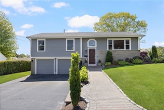 26 Leawood Dr, Cranston, RI 02920