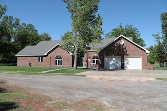 5835 Oklahoma Ave, Woodward, OK 73801
