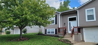 1202 SW Graystone Dr, Grain Valley, MO 64029