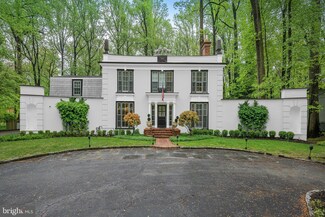 510 Oak Grove Ln, Wayne, PA 19087