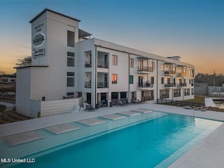 1302 Magnolia St Unit B202, Gulfport, MS 39507