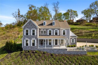 695 Country Club Dr, Pittsburgh, PA 15228