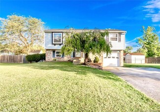 719 Flatwoods Ct, Clarksville, IN 47129