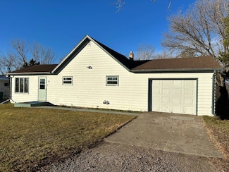 328 3rd Ave, Esmond, ND 58332