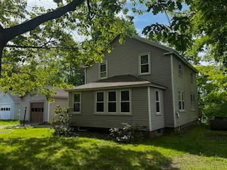19 Prospect St, Skowhegan, ME 04976