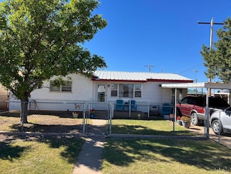 611 Ashland Ave, Friona, TX 79035