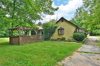 2377 Risher Rd SW, Warren, OH 44485