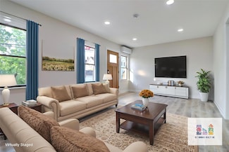 61-12 80th Ave, Flushing, NY 11385