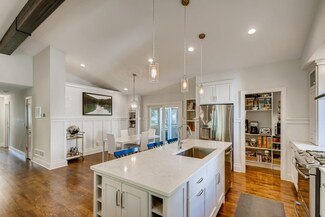 5133 Duggan Plaza, Edina, MN 55439