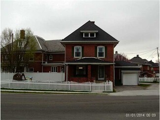 817 Scott St, Napoleon, OH 43545