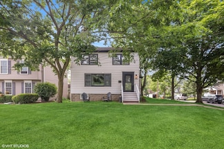 861 Hill Ave, Glen Ellyn, IL 60137