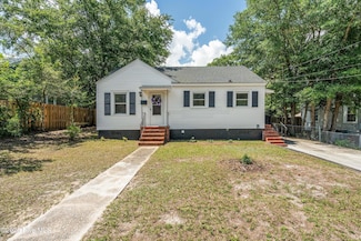 613 Morningside Dr, Wilmington, NC 28401