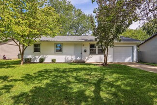 1006 Austin Dr, Urbana, IL 61802
