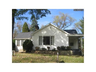 7123 Brockway Ave, Brookfield, OH 44403