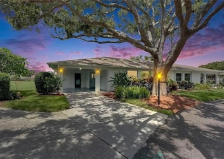 1214 Haddington Cir, Sun City Center, FL 33573