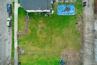 5175 Trowbridge St, HamtraMcK, MI 48212
