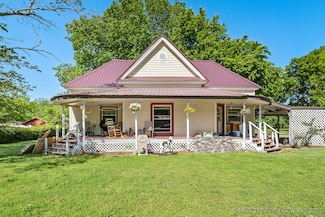 321 E Delaware St, Westville, OK 74965