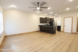 1842 W 23rd St, Joplin, MO 64804