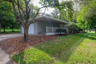 1360 Dutch Heritage Ln, Baldwin, WI 54002