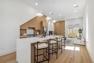612 Hughes St, Houston, TX 77023