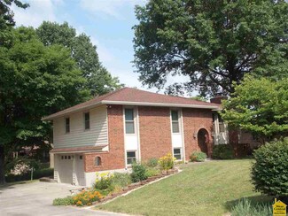 109 Westwood Ave, Windsor, MO 65360