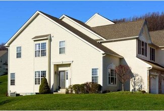 60 Lincoln Dr, Downingtown, PA 19335