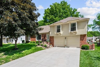 8208 W 97th St, Overland Park, KS 66212