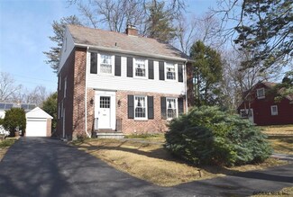 37 Highland Dr, East Greenbush, NY 12061