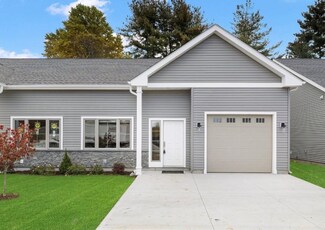 4 Blossom St Unit 73, West Warwick, RI 02893
