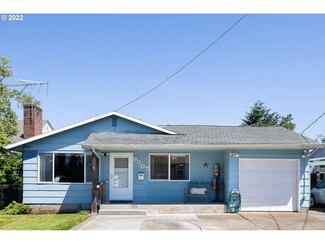 9307 SE Lincoln St, Portland, OR 97216