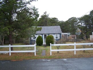 20 Trotters Ln, West Dennis, MA 02670
