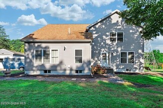 37 Clove Rd, Castleton On Hudson, NY 12033