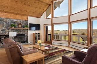 61 Pardon Hill Rd, South Dartmouth, MA 02748