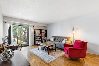 111 Devir St Unit 201, Malden, MA 02148