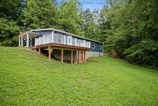 1142 Midway Rd, Sod, WV 25564