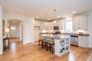 28 Shannon Way Unit 120, Upton, MA 01568