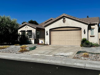 2253 Maple Hollow Ln, Manteca, CA 95336