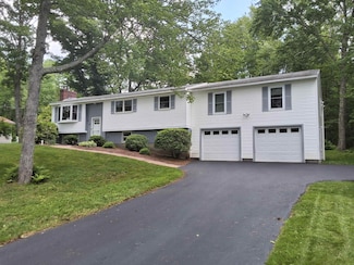 15 Easy St, Epsom, NH 03234