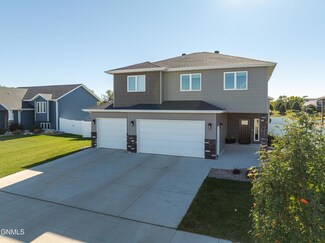3828 Meridian Dr, Bismarck, ND 58504
