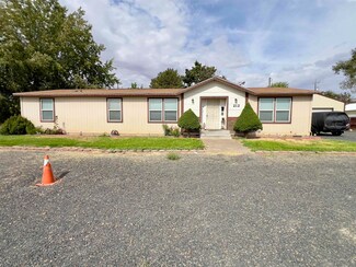 212 W 2nd St, Lind, WA 99341
