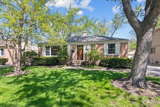 1945 Bosworth Ln, Northfield, IL 60093