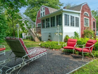 46 Batchelder Ln, Wells, ME 04090